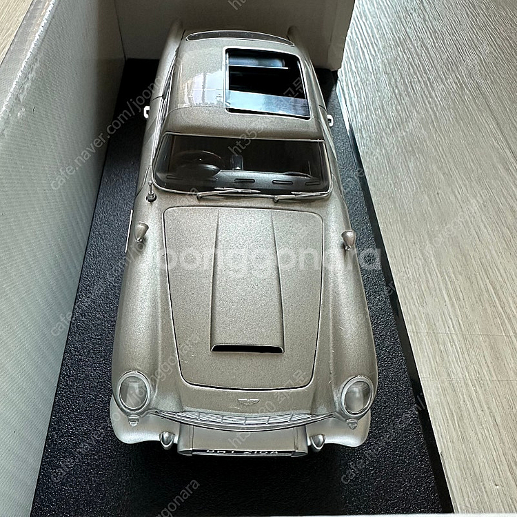 HotWheels 핫휠 1/18 애스턴마틴 DB5 골드...--5