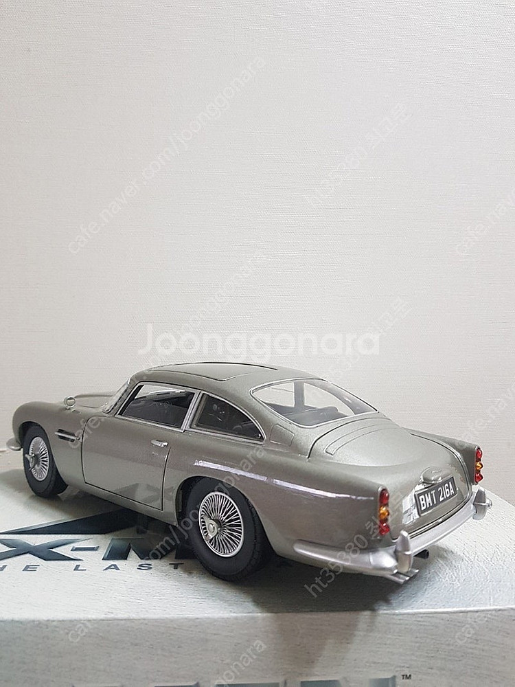 HotWheels 핫휠 1/18 애스턴마틴 DB5 골드...--7