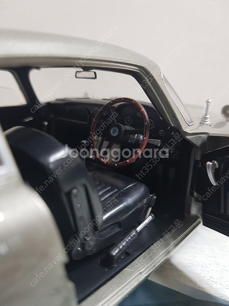 HotWheels 핫휠 1/18 애스턴마틴 DB5 골드...--8