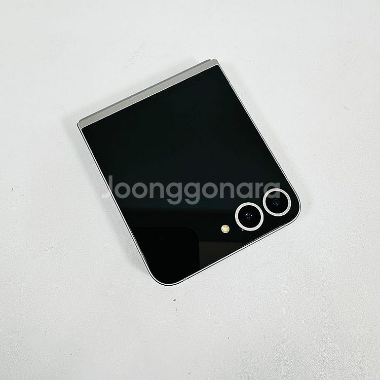 외관깔끔 무잔상 24년4월개통 갤럭시 Z플립6 256G...--1