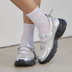 톰맥캔 버니 03 여성 스니커즈 실버 240 7만원