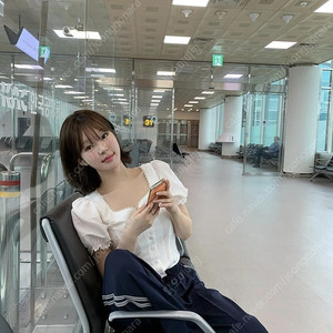 소버샵 블룸블라우스