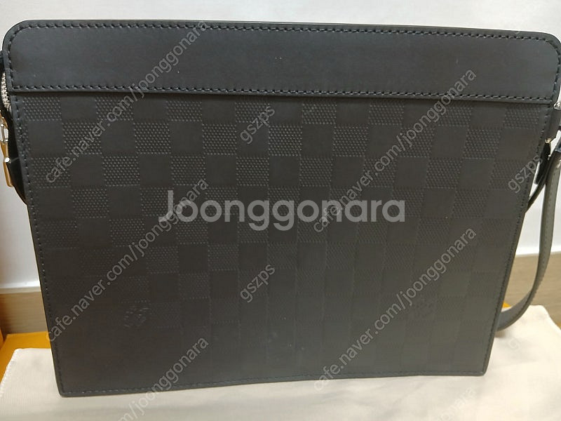 루이비통 남성 클러치백 n60450 팝니다. 상태좋음--1