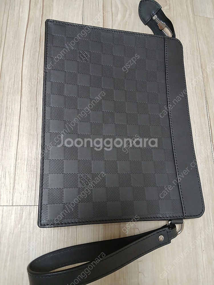 루이비통 남성 클러치백 n60450 팝니다. 상태좋음--4