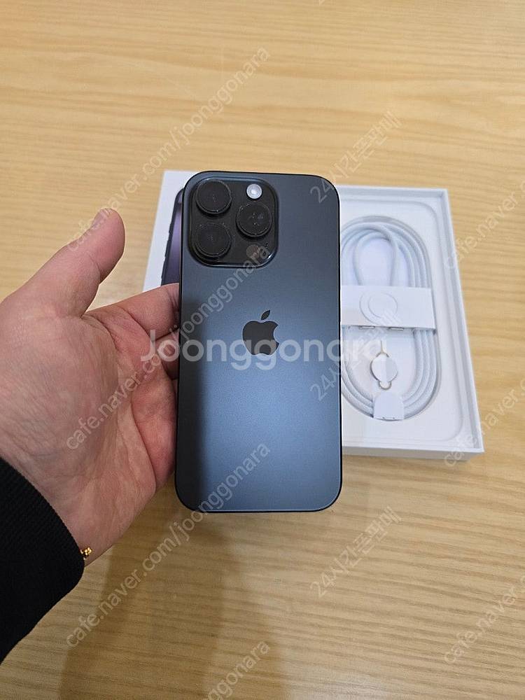 아이폰16프로블랙티타늄128gb 자급제중고폰판매합니다--7