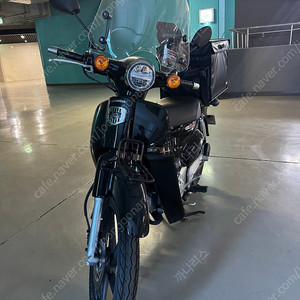 혼다 슈퍼커브 24년식 400km 판매합니다.