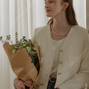 틸아이다이 브이넥 트위드 아이보리