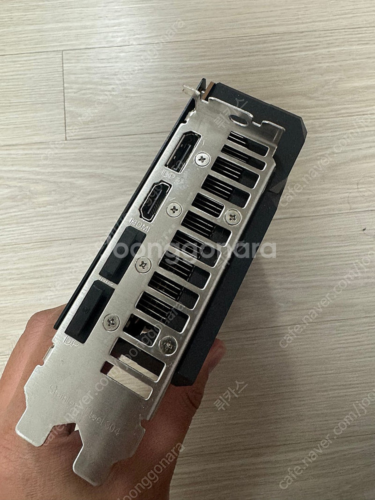 ASUS RX 7600 그래픽카드--1