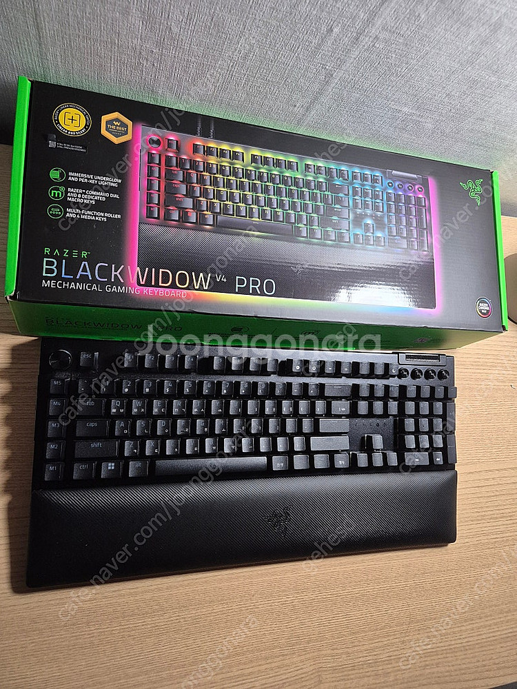 레이저 블랙위도우 V4 Pro 풀배열 키보드--0