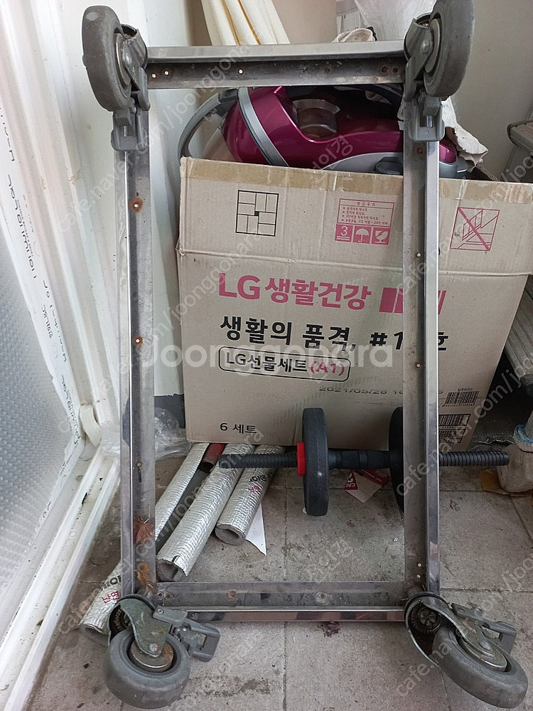 스테인레스 프레임 운반용 이동 수레입니다--1