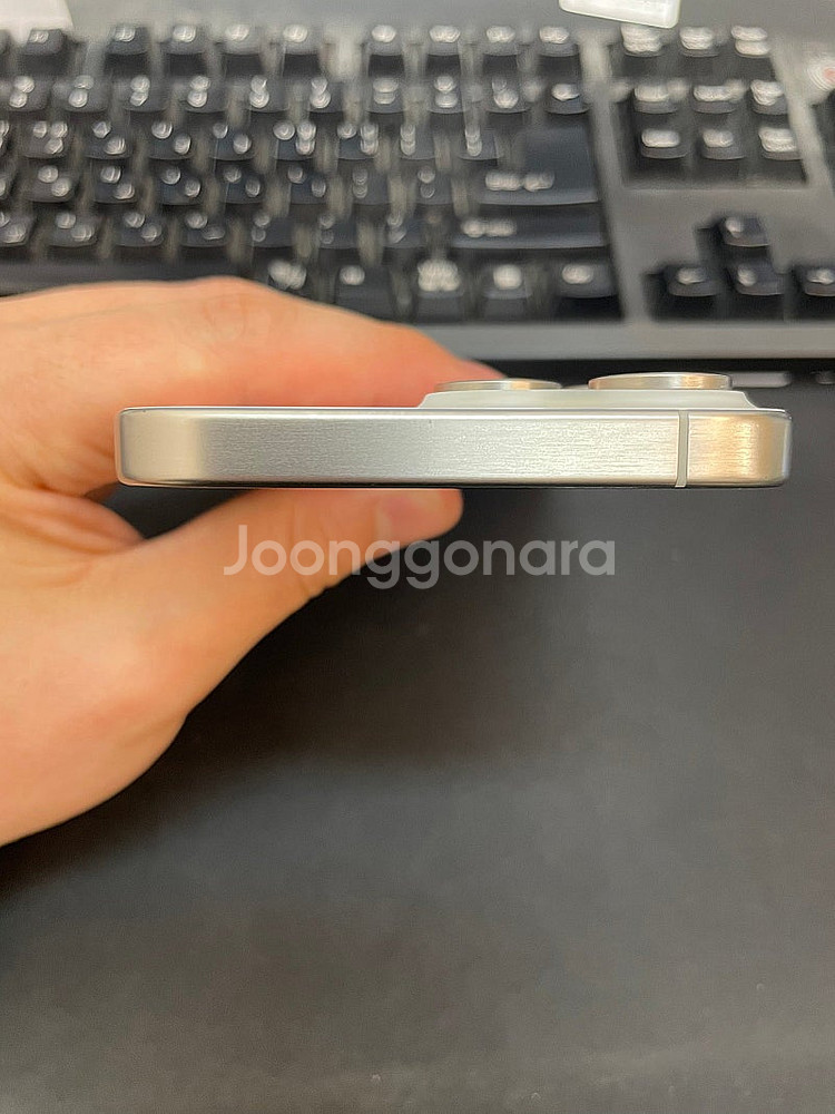 아이폰15프로맥스 화이트 256GB 상태좋은 중고100...--3