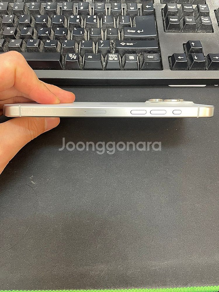 아이폰15프로맥스 화이트 256GB 상태좋은 중고100...--6