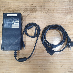 델타 12V 20A 대용량 아답터 팝니다.