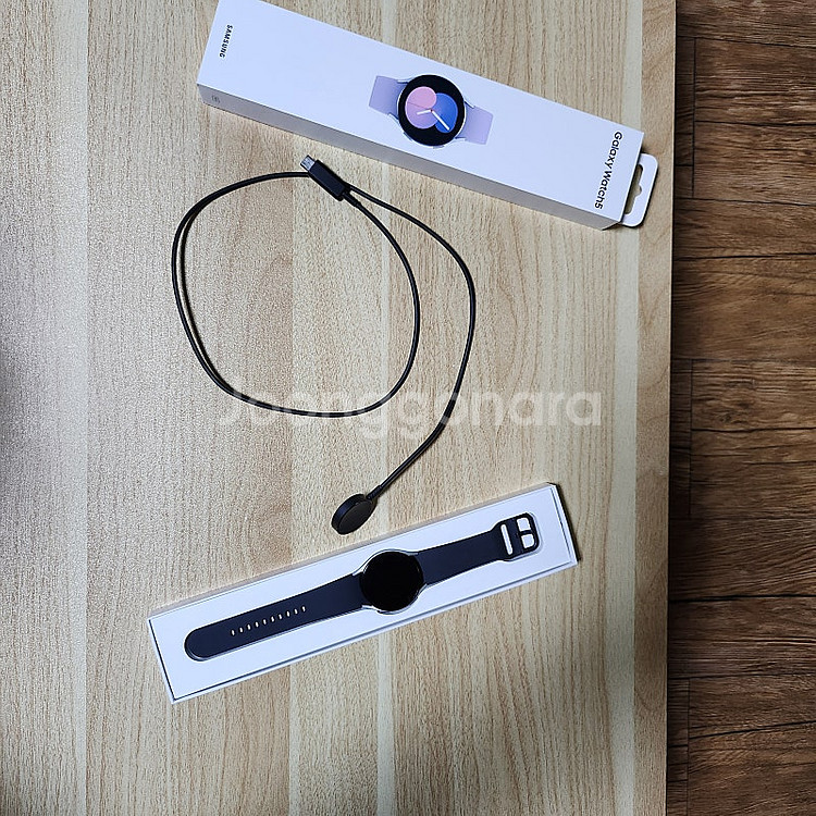갤럭시 워치5 40mm(충전기 + 스트랩2개 추가)--2