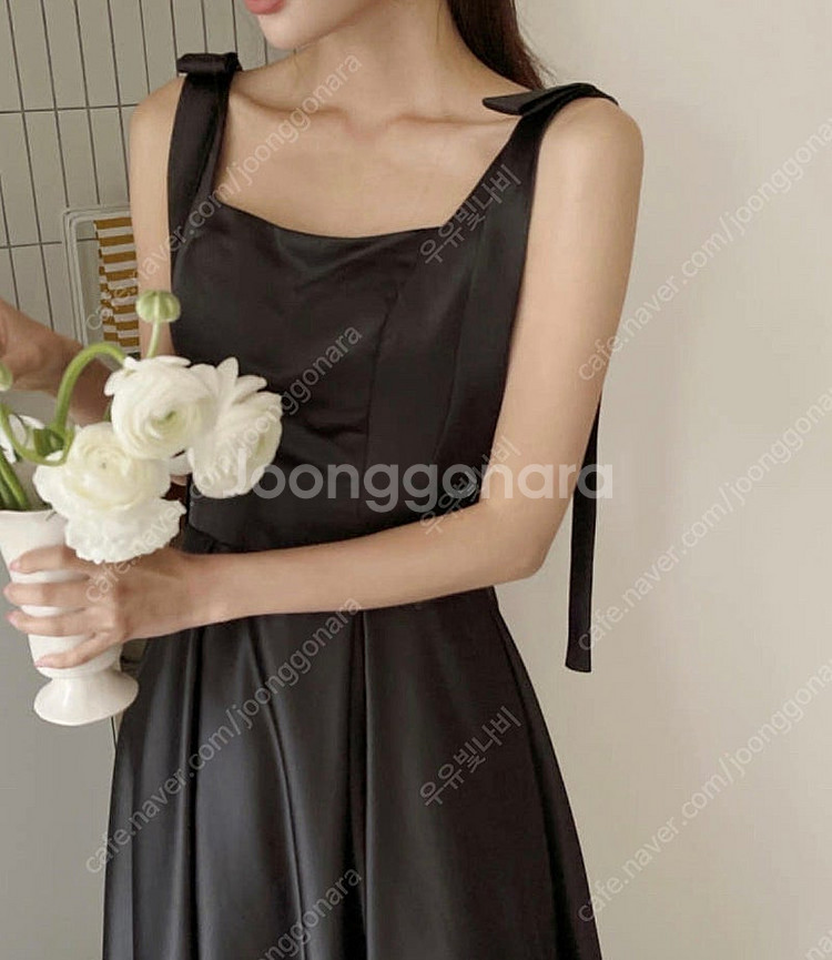 모반디 블랙 리본 웨딩드레스 팝니다--1