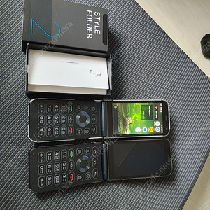 라이브 스타일폴더2 폴더폰 판매합니다