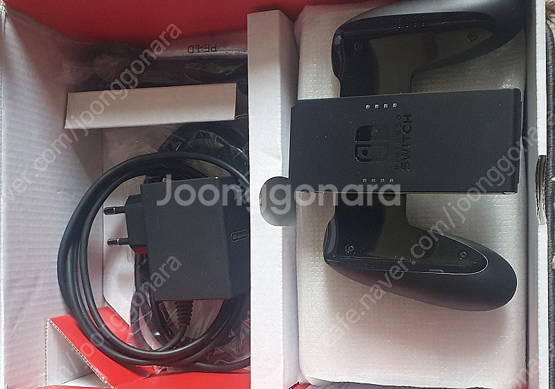 닌텐도 스위치 OLED 화이트 택배포함 21만원팝니다--2