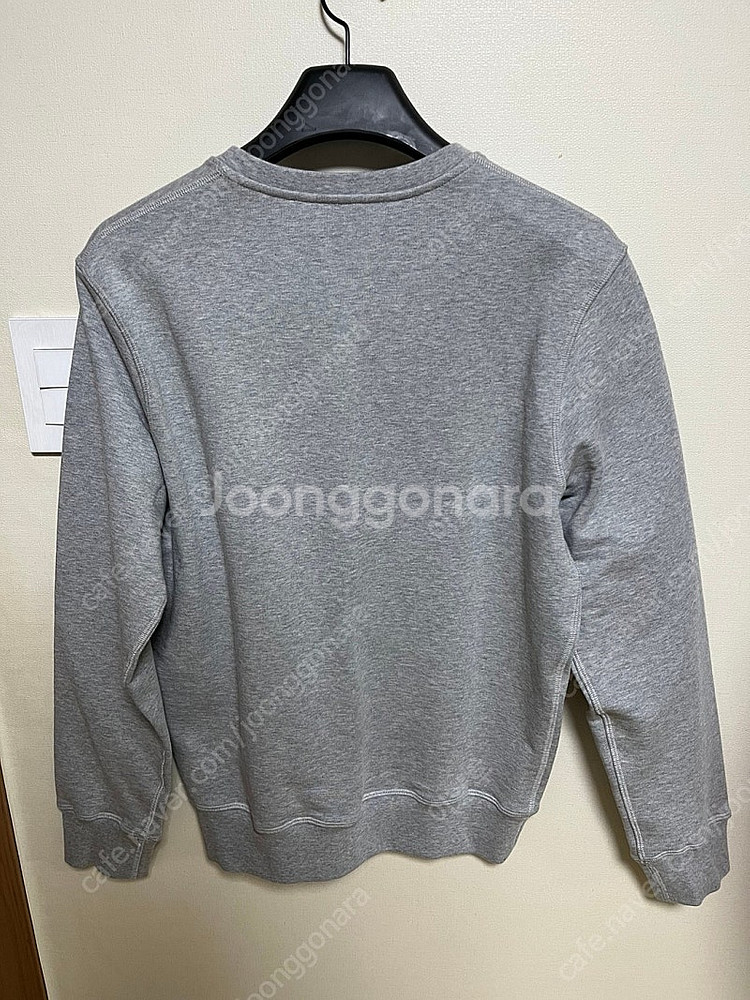 알렉산더 맥퀸 그레이 빅로고 맨투맨 M사이즈 새제품--1