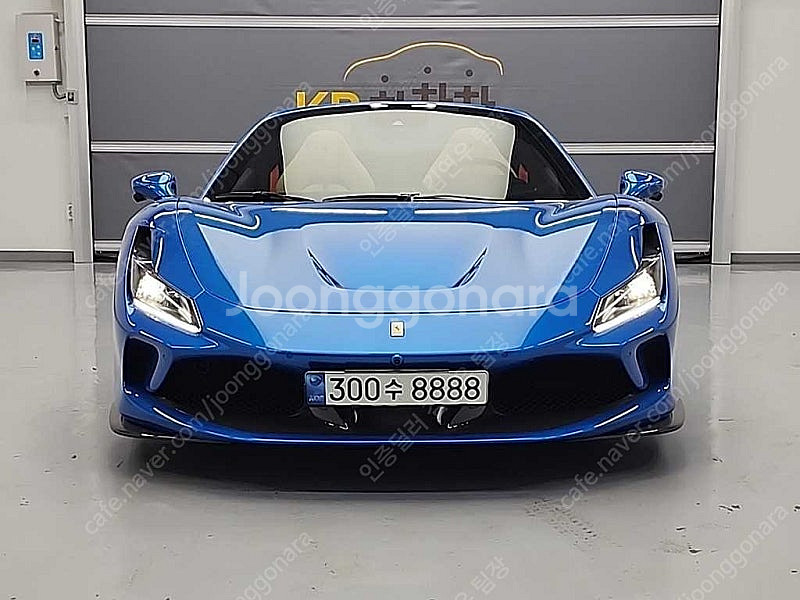 페라리 F8 스파이더 중고 3.9 V8 중고차싸게사기--7