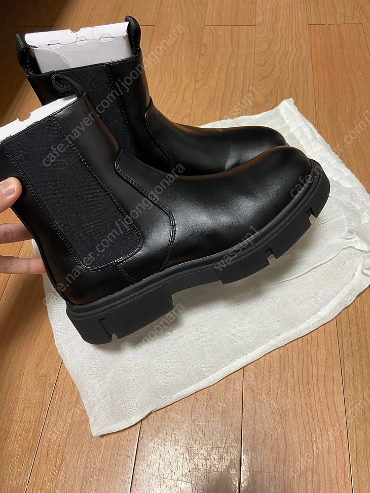 남자 자라 청키 첼시 부츠 팝니다. 이미지