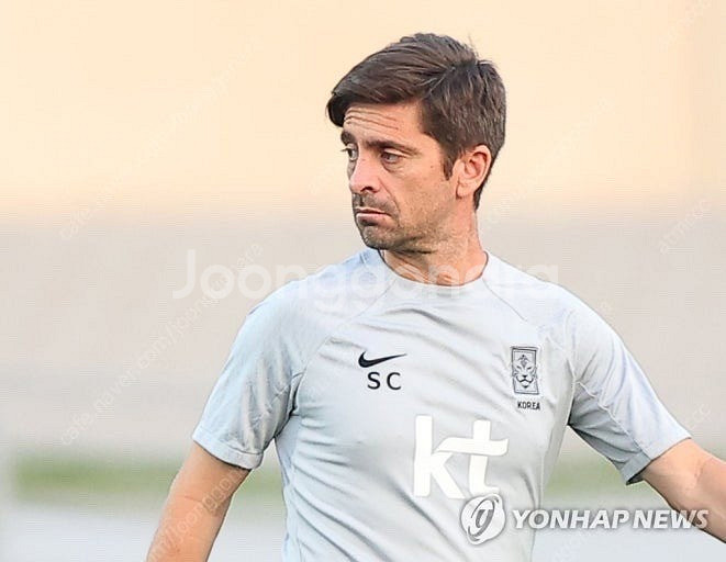 22-24 축구 국가대표 코치지급용 국대 트레이닝탑 반...--3