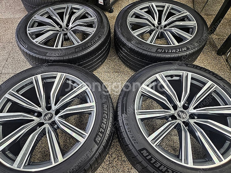 [판매] 아우디 Q8 55TDI 정품 21인치 휠타이어...--1