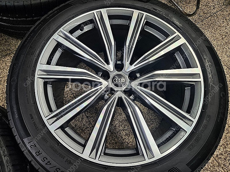 [판매] 아우디 Q8 55TDI 정품 21인치 휠타이어...--3