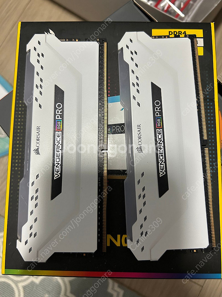 커세어 벤젠스 프로 DDR4 16gb 3200MHz 판...--0