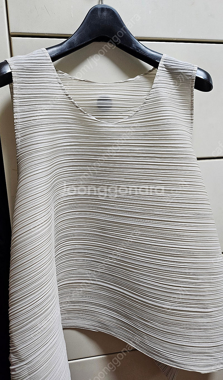 플리츠플리즈 베이지 바운스 새옷--1