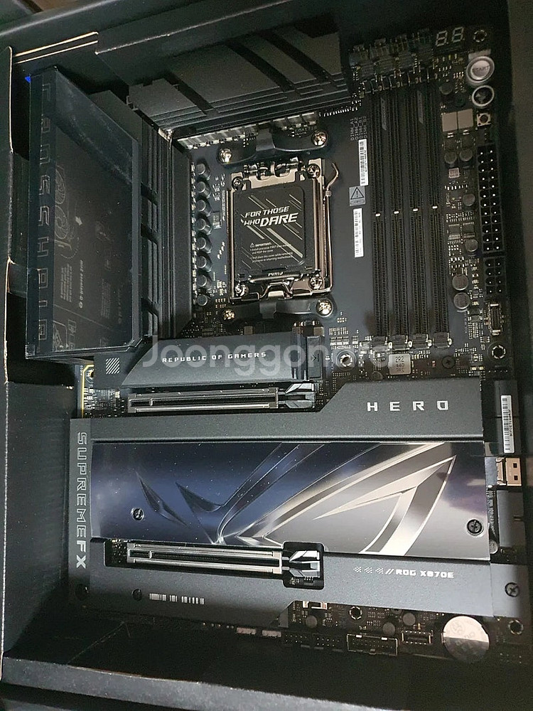ASUS ROG CROSSHAIR X870E HERO ...--1