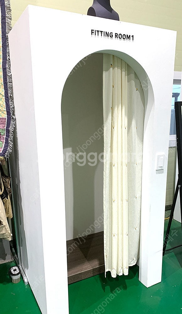 자체제작 고퀄리티 원목 피팅룸 판매 합니다.--0