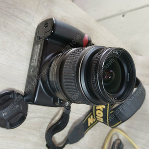 니콘 D40 + AF-S 18-55