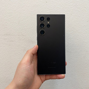 갤럭시S23울트라 블랙 256GB 상태좋은 중고50만팝니다