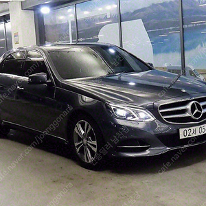 벤츠 E클래스 중고 벤츠 중고 회색 2016년식 67,817km E220 블루텍 아방가르드 중고자동차