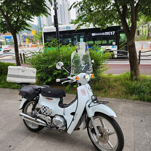 혼다 슈퍼 커브 2023년식 튜닝차량 싸게 팝니다..