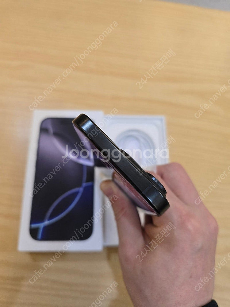 아이폰16프로블랙티타늄128gb 자급제중고폰판매합니다--3