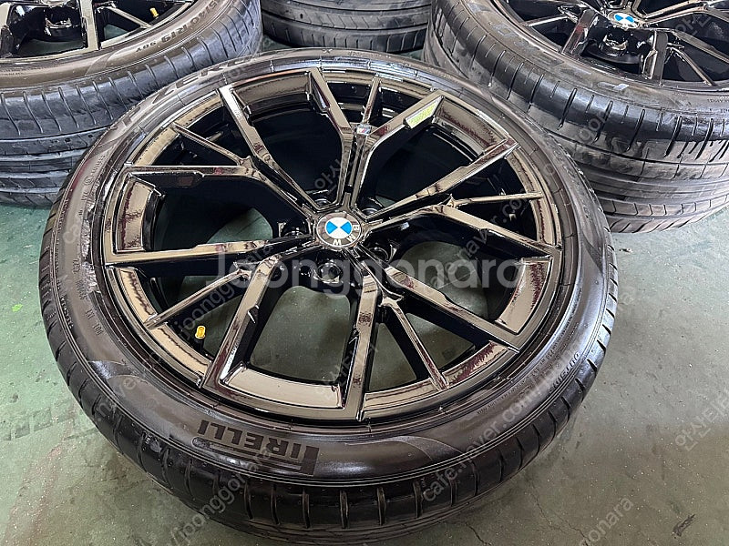 [판매] BMW 5시리즈 845m 블랙유광 19인치 휠...--0