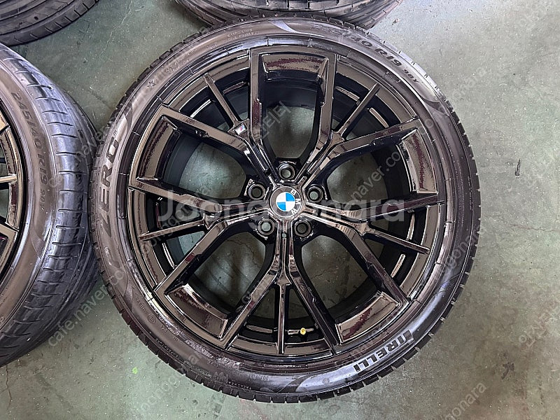 [판매] BMW 5시리즈 845m 블랙유광 19인치 휠...--2