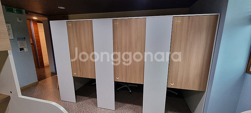 토즈 독서실 1인실 책상 판매합니다--1
