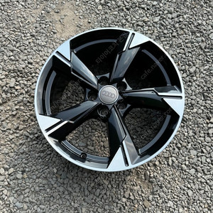 18인치 아우디 C8 A6 블랙폴리쉬 순정휠 1대분 PCD112 8.0J +39