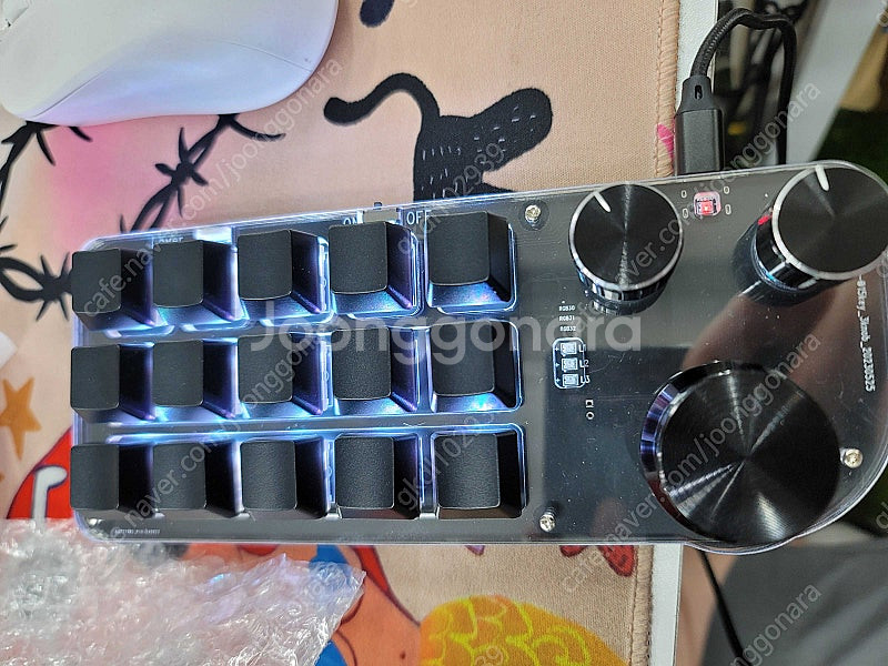 RGB 미니 매크로 키보드 팝니다. 블랙색상 택포가--0