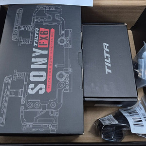 틸타 FX6 케이지, V마운트 어댑터, 수직플레이트 슬롯