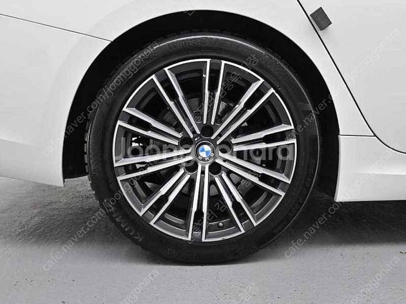 BMW 3시리즈 중고 BMW 중고 BMW 3시리즈 중고차 할부가능 흰색 2020년식 80,449km 320i M 스...--5