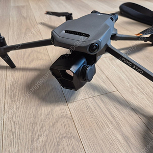 (가격인하)DJI 매빅3 프로, 플라이모어 콤보 판매 (추가 배터리 1개, 총 4개)(케이스 및 악세시리 전부 포함)