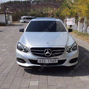 벤츠 E클래스 중고차 벤츠 중고차 수입중고차 은색 2015년식 64,625km E220 블루텍 아방가르드 개인사업자 차량구매