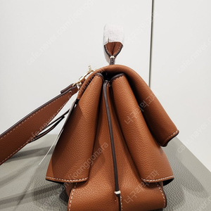 폴렌느 모키 카멜색 새상품