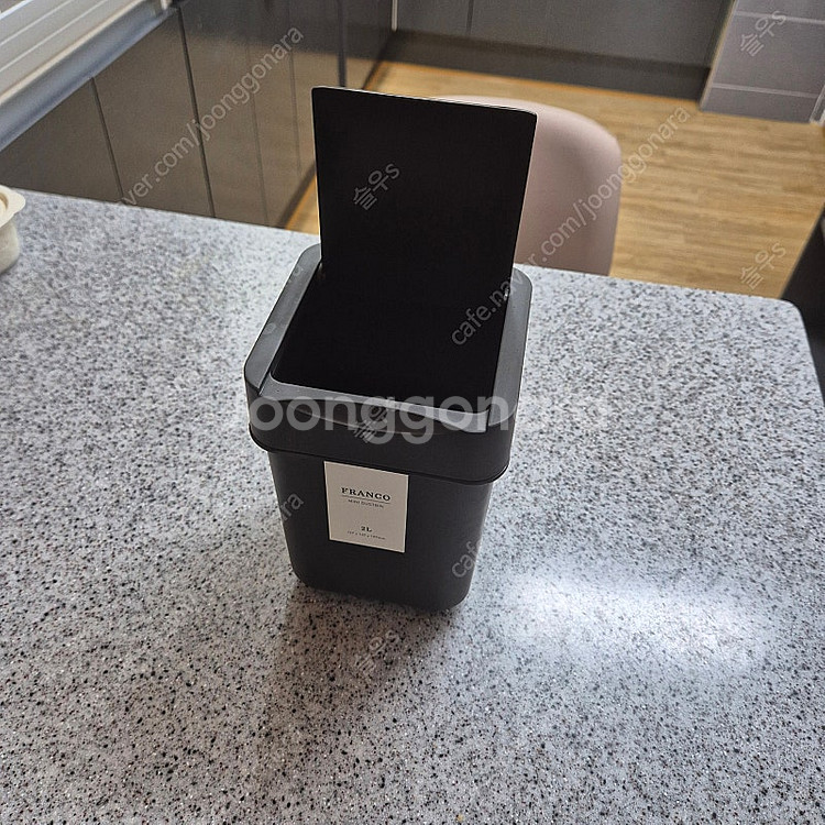 커피 용품 및 텀블러 등 다수 팝니다.--0