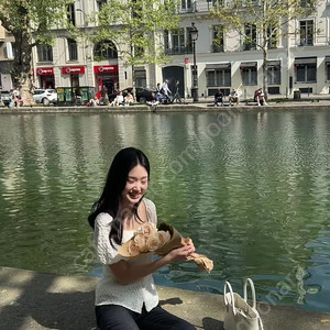 sie 화이트 퍼프 블라우스