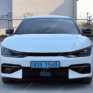 EV6 중고 EV6 중고차 흰색 2022년식 롱레인지 AWD GT Line 개인사업자 차량구매
