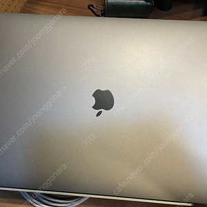 맥북프로 16인치 I7 6코어 32g램 512G 2019년형/터치바/스페이스그레이 팝니다!